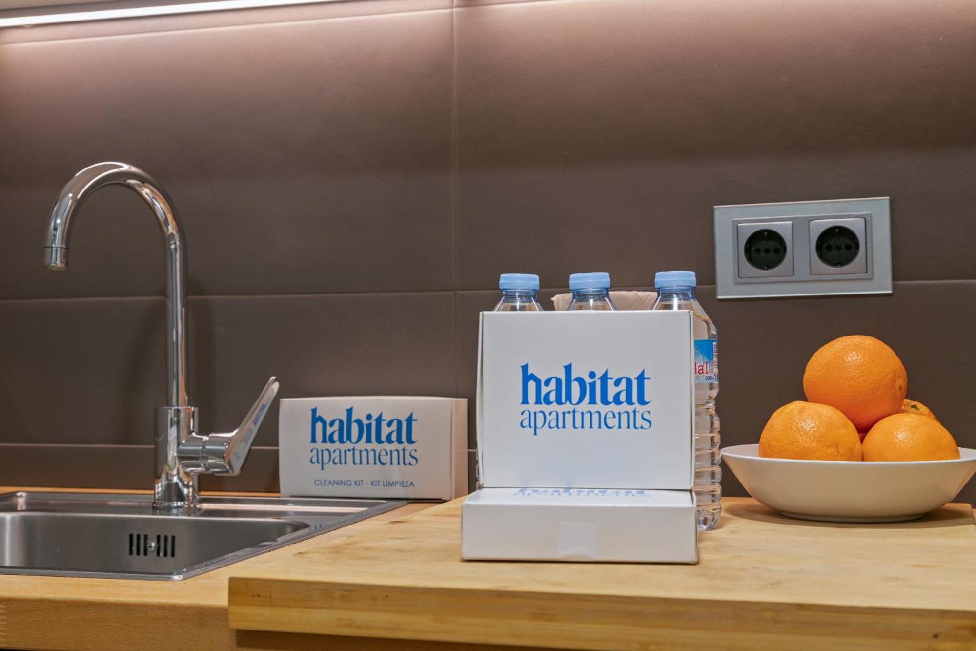 Habitat Apartments Rambla Deluxe บาร์เซโลนา ภายนอก รูปภาพ